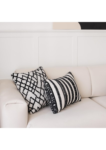 Maya - Etnik Kilim Desenli Kırlent 50X50 - Siyah & Beyaz (Ic Yastık Dahil)