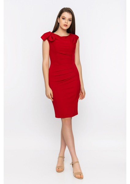 Omzu Kurdeleli Drape Detaylı Elbise fırsatları