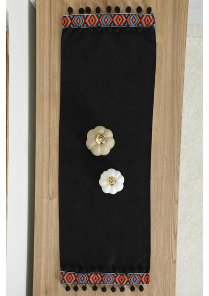 Şerit Desen ve Ponponlu Runner 90 x 30 CM,R-93K