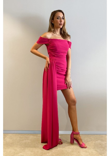 Kayık Yaka Kuyruklu Mini Elbise