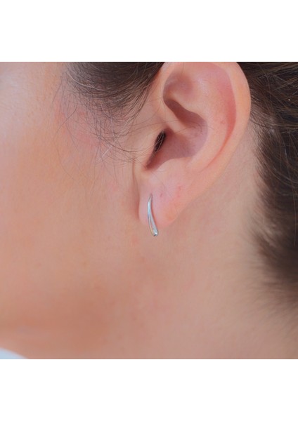 Zarafeti Tamamlayan Ince Tasarımlı Gümüş Rengi Şık Küpeler - Her Anınıza Işıltı Katın! fiyatları