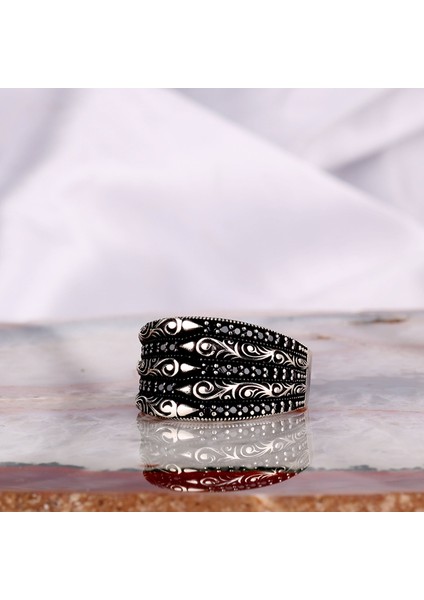 925 Ayar Gümüş Pençe Model Mikro Taşlı Erkek Yüzük fiyatları