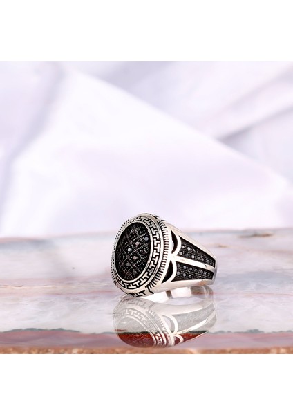 925 Ayar Gümüş Oval Model Mikro Taşlı Erkek Yüzük