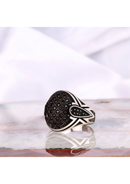 925 Ayar Gümüş Oval Model Mikro Taşlı Erkek Yüzük fiyatları