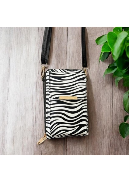 Zebra Desenli Telefon Bölmeli Üç Gözlü Ayarlanabilir Askılı Cüzdan Çanta
