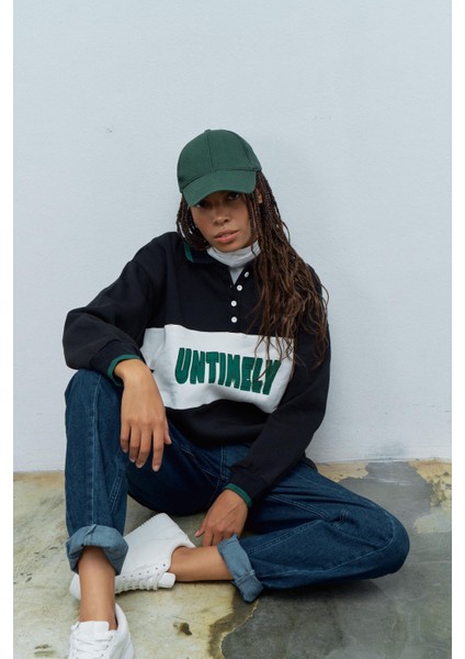 Siyah Kadın 3 Iplik Baskılı Bisiklet Yaka Ön Düğmeli Sweatshirt fırsatları