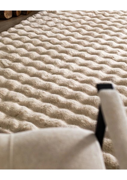 Ekstra Yumuşak Dokulu Bej Bubble Tavşan Tüyü Darcio Dikdörtgen Post Peluş Halı modelleri