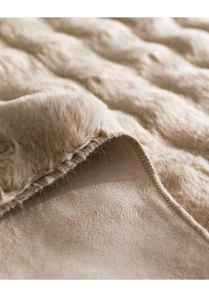 Ekstra Yumuşak Dokulu Bej Bubble Tavşan Tüyü Darcio Dikdörtgen Post Peluş Halı fırsatları