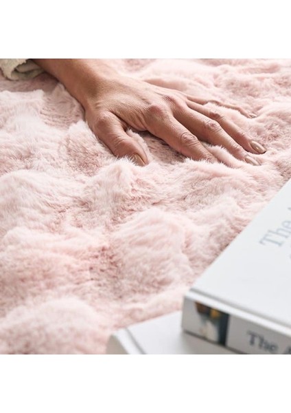 Ekstra Yumuşak Dokulu Pudra Bubble Tavşan Tüyü Darcio Dikdörtgen Post Peluş Halı modelleri