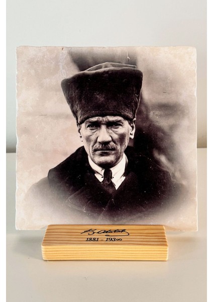 Atatürk Portresi – Doğal Taş & Masif Ahşap Stand - 007