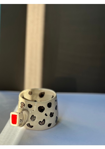 El Yapımı Seramik Leopar Desenli Yüzük Kulplu Kupa modelleri