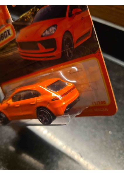 1/64 Porsche Macan 2022