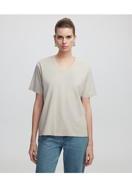 V Yaka Tişört IS1250070095030