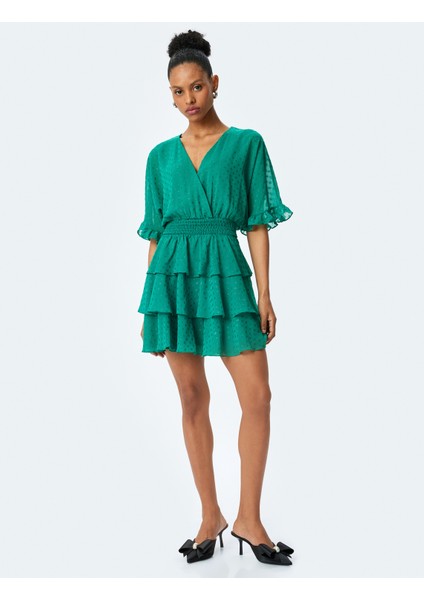 Katlı Volanlı Kruvaze Yaka Puantiyeli Gipeli Mini Elbise fiyatları