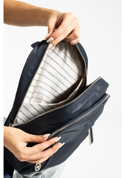 Saten Kumaş Kadın Sırt Çantası 38*28 cm Yağmur Itici Kumaş Mega Bag Günlük Kullanıma Uygun indirimleri