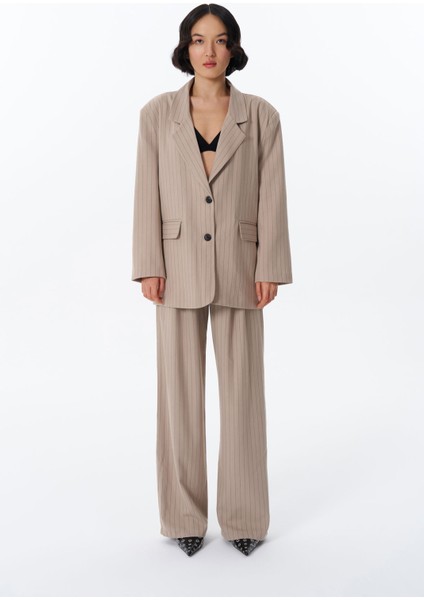 İnce Çizgili Düğmeli Oversize Blazer Ceket Bej modelleri