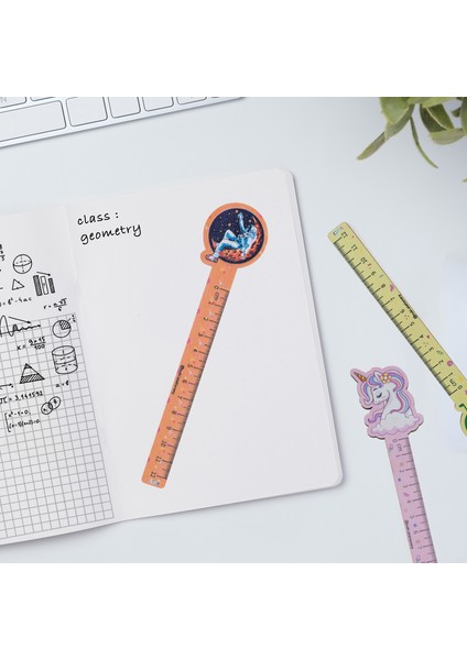 Astronot Desenli Özel Tasarım Ahşap Cetvel Kitap Ayracı fırsatları