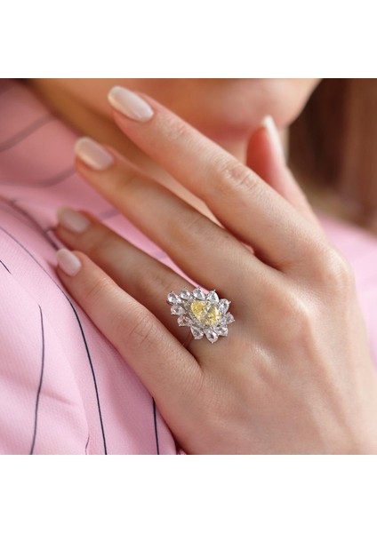 Elmas Modeli Sitrin Taşlı Gümüş Yüzük