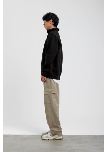 Siyah Yakası Fermuarlı Basic Şardonlu Sweatshirt fırsatları
