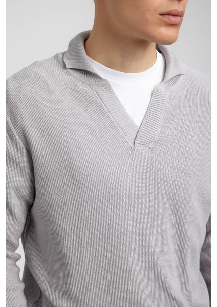 Gri Yaka Detaylı Triko