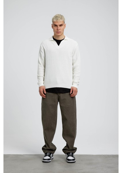 Ekru Beyaz Yaka Detaylı Triko