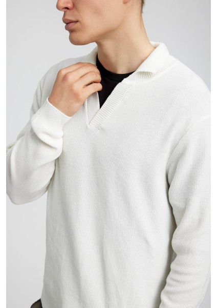 Ekru Beyaz Yaka Detaylı Triko fiyatları