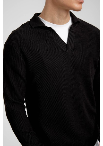 Siyah Yaka Detaylı Triko fiyatları