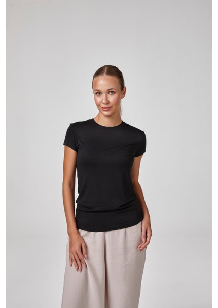 Kadın Kısa Kollu Sıfır Yaka T-Shirt-Body Fıt Kalıp