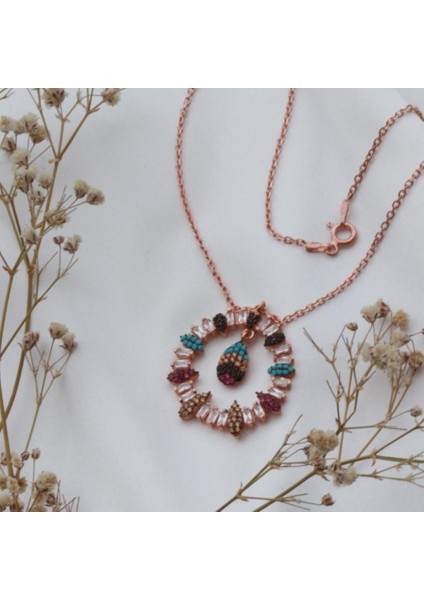 Yuvarlak Çerçeveli Damla Modeli Renkli Zirkon Taşlı Rose Gold Kaplama Gümüş Kolye