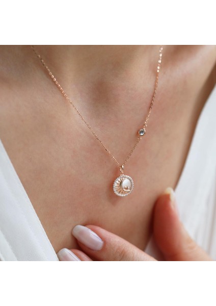 Sedef Taşlı Ay Yıldız Figürlü Rose Gold Kaplama Gümüş Kolye