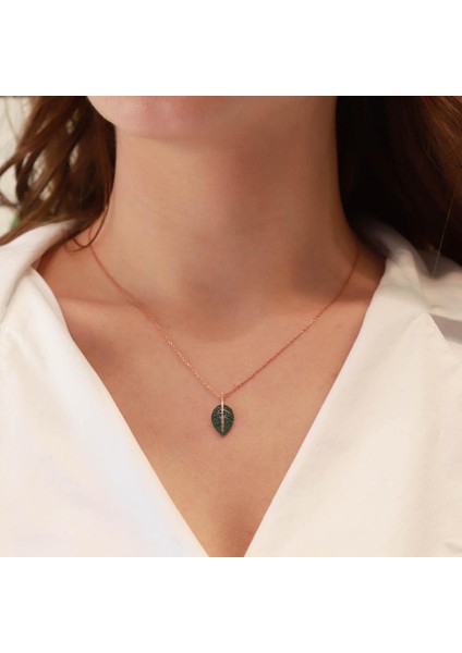 Yaprak Model Yeşil Zirkon Taşlı Rose Gold Kaplama Gümüş Kolye