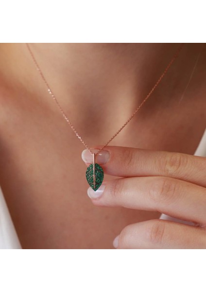 Yaprak Model Yeşil Zirkon Taşlı Rose Gold Kaplama Gümüş Kolye