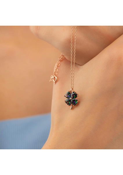 Mistik Topaz Taşlı Mini Yonca Figürlü Rose Gold Kaplama Gümüş Kolye