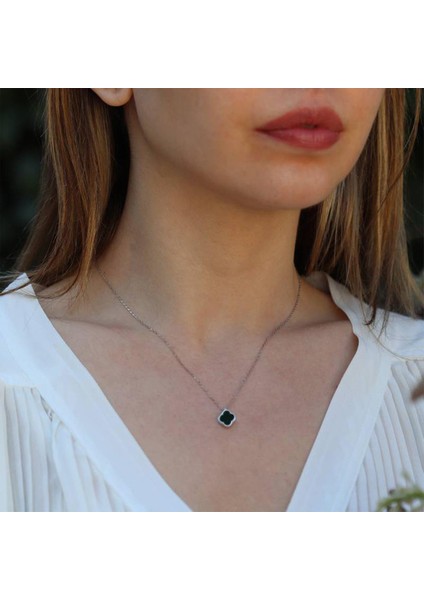 Ikonik Alhambra Yonca Siyah Mine Işli Gümüş Kolye