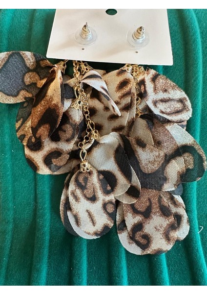 Leopar Sallantılı Küpe