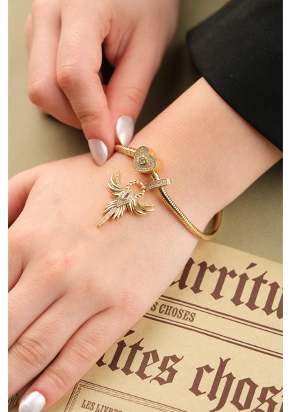 Gold Özel Tasarım Zirkon Taşlı Charm