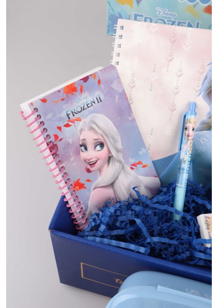 Dekomus Lisanslı Gıft Box Özel Kutulu "elsa'nın Mavi Okul Yolculuğu" Kırtasiye ve Yemek Seti