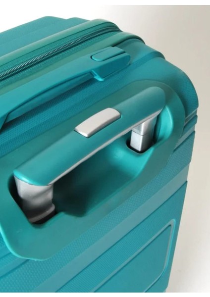 Büyük Boy Kırılmaz Valiz fırsatları