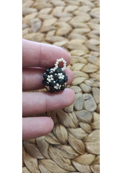 Yuvarlak Formda Füme ve Beyaz Boncuk Işlemeli Cevşen / Kolye - Yaka Iğnesi - Maşallah
