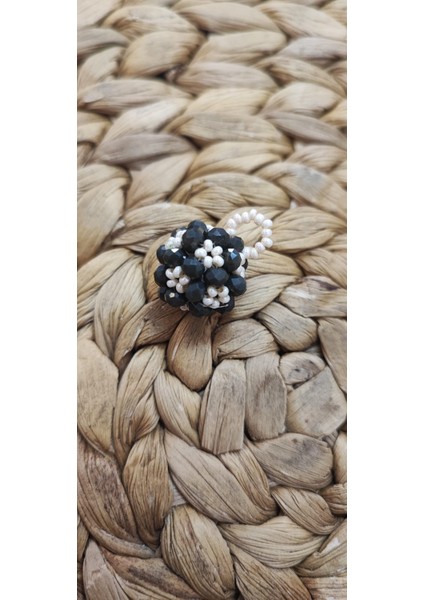 Yuvarlak Formda Füme ve Beyaz Boncuk Işlemeli Cevşen / Kolye - Yaka Iğnesi - Maşallah fiyatları