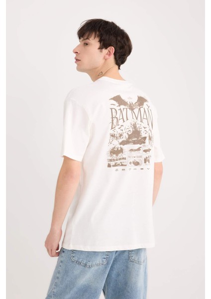 %100 Pamuk Batman 85 Boxy Fit Bisiklet Yaka Sırt Baskılı Kısa Kollu Tişört D6795AX25SP