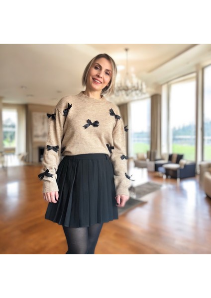 Siyah Tasarım Pileli Mini Etek