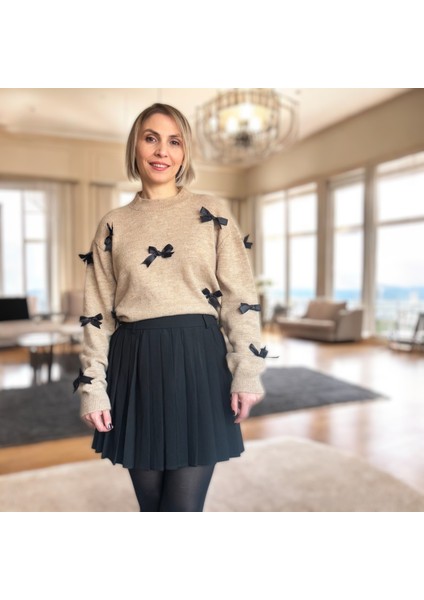 Siyah Tasarım Pileli Mini Etek