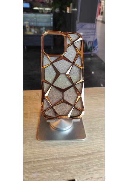 Apple iPhone 15 Pro Uyumlu Taşlı Baklava Desenli Karbon Kapak Hologramlı Darbe Korumalı Kılıf fırsatları