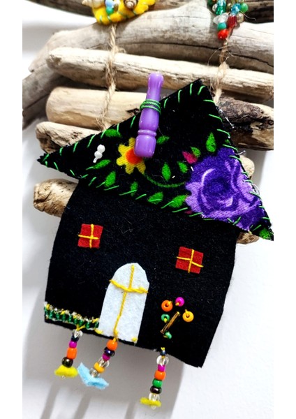 El Yapımı Keçe, Kumaş Üzerine Işlenmiş Balkon, Duvar, Kapı Süsü / 20 x 19 cm