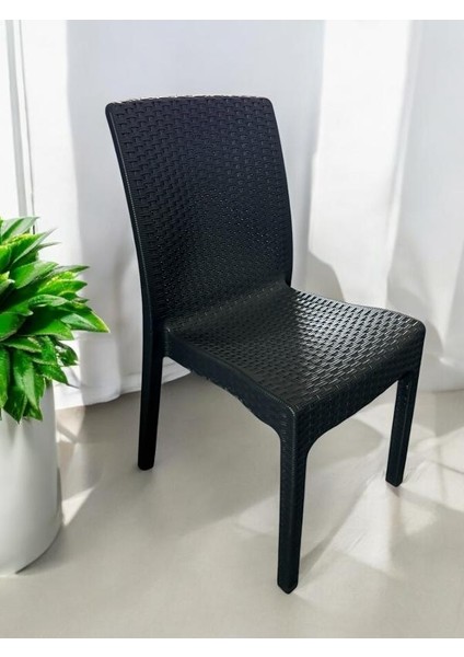 Kolsuz Rattan Sandalye