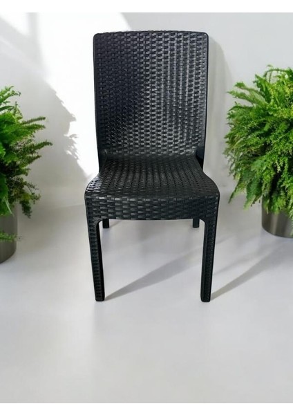 Kolsuz Rattan Sandalye
