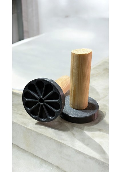 Papatya Desenli Kurabiye Aparatı 7.5 cm Gri