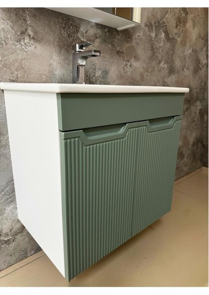 Banyo Dolabı Aynalı Cnc Işlemeli Membran Kapaklı 65 cm