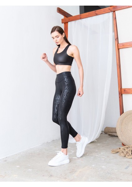 Siyah Kendinden Harf Desenli Deri Görünümlü Kumaş Spor Tayt modelleri